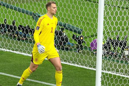 TOR: Manuel Neuer - Note 3,0 - Früh gefordert, lenkte Olmos Strahl mit einer Hand sehenswert noch an die Latte (7.). Packte beim zweiten Fernschuss des Leipzigers sicher zu (59.). Im Spielaufbau mitunter fahrig, spielte mehrfach mit dem Feuer. Bei Moratas Gegentreffer aus Nahdistanz ohne Chance (62.).