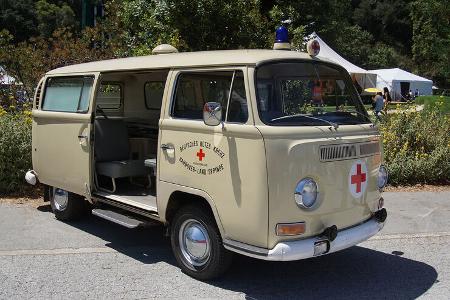 1968-VW-Type-271-Ambulance