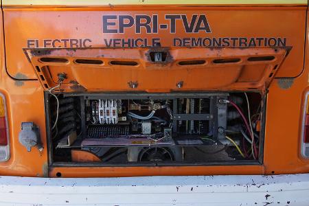 1979-VW-Type-231-Kombi-Electro-Transporter