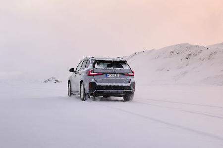 BMW iX1 Winter Schnee Eis Elektroauto