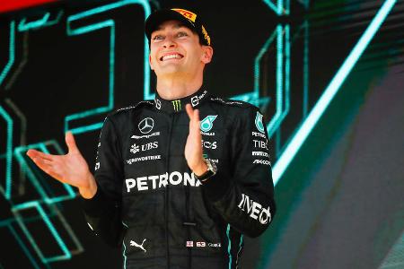 Gewinner: George Russell - Dass George Russell eines der größten Talente des Motorsports ist, war bereits vor seinem Wechsel zu Mercedes bekannt. Trotzdem hätte man vor der Saison wohl kaum erwartet, dass der Brite seinen Landsmann Lewis Hamilton mit 35 Punkten Vorsprung schlägt. Ausschlaggebend dafür war die Konstanz des 24-Jährigen. In 22 Rennen fuhr Russell 20-mal in die Punkte. Zudem feierte er in Brasilien den ersten Formel-1-Sieg seiner Karriere.