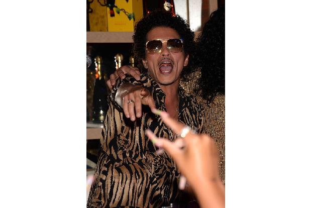 Peter Gene Hernandez ist einer der erfolgreichsten Sänger der Gegenwart. Nie gehört? Wie sieht es mit Bruno Mars aus?