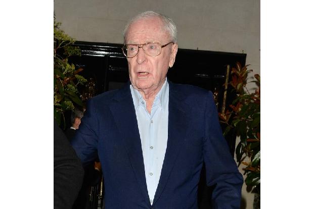 Michael Caine legte sich seinen Künstlernamen auf Anraten seines Agenten zu, ließ sich vom Bogart-Film 'Die Caine war ihr Schicksal' inspirieren. Als Maurice Joseph Micklewhite hätte er vermutlich einen ganz anderen Karriereweg eingeschlagen.