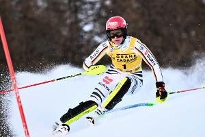 Slalom in Sestriere: Dürr in Lauerstellung auf Rang vier