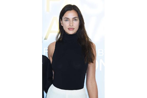 Irina Shayk ist mit üppigen Lippen gesegnet, was oft genug zu Vermutungen führt, sie hab der Natur nachgeholfen. Darüber kann das Model nur lachen, hat aber nichts gegen Optimierungen als solche. 