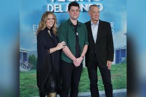 Seltener Auftritt: Tom Hanks mit Rita Wilson und Sohn Truman in Madrid