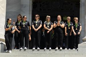 Neuseelands Premierministerin preist Rugby-Weltmeisterinnen