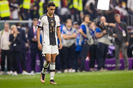 Real Madrid heiß auf Jamal Musiala - Im deutschen Team war Jamal Musiala trotz einiger vergebener Torchancen eher ein Lichtblick beim desaströsen WM-Auftritt in Katar. An den FC Bayern ist der Youngster zwar noch bis 2026 gebunden. 'Mundo Deportivo' berichtete aber dennoch von einem angeblichen Interesse von Real Madrid.