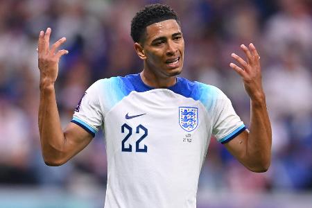 Verlässt Jude Bellingham den BVB? - Bereits vor der WM brodelte die Gerüchteküche um Jude Bellingham. In Katar ist der Hype noch größer geworden. Zuletzt hieß es, PSG habe das Wettbieten um den BVB-Star eröffnet. Manchester United ist dagegen laut 'Sky' aus dem Poker ausgestiegen.