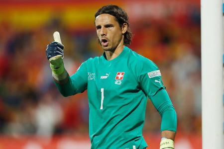 Blitz-Wechsel von Gladbachs Yann Sommer? - Wohl noch im Winter droht der Gladbacher Borussia der Abgang ihres langjährigen Stammtorwart: Yann Sommer steht laut 'Bild' vor einem Wechsel zu Manchester United. Die Schweizer Nummer eins dürfte wegen seines auslaufenden Vertrags allerdings nur noch eine kleine Ablöse einbringen.
