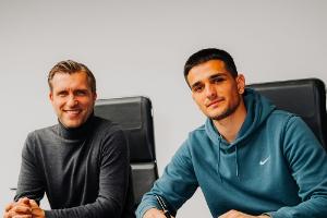 Frankfurt holt Torhütertalent Simoni