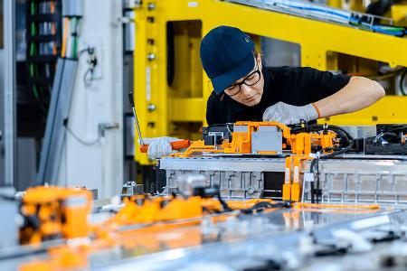 Mercedes Daimler Produktion Elektroantriebe