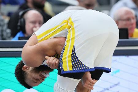 Medien: NBA-Superstar Curry fehlt Warriors wochenlang Medien: NBA-Superstar Curry fehlt Warriors wochenlang