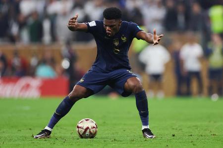 Aurélien Tchouaméni (Frankreich) - Verschoss zwar im Finale einen Elfmeter, das soll aber nicht über die sehr gute WM des Youngsters hinwegtäuschen. Organisierte und dirigierte das französische Spiel aus der Schaltzentrale, erzielte außerdem einen klasse Treffer gegen England.
