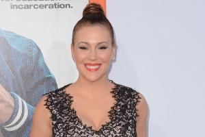 Zum 50. Geburtstag: Alyssa Milano postet Selfie im No-Make-up-Look