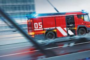 Berliner Feuerwehr löscht mit Elektro-Trucks