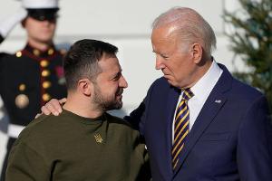 Wolodymyr Selenskyj: Standing Ovations und Arm in Arm mit Joe Biden
