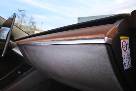 Tesla Model 3, Interieur