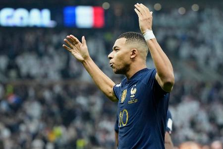 ANGRIFF: Kylian Mbappé (Frankreich) - Allein sein Dreierpack im Finale hätte für eine Nominierung in die Top-Elf gereicht. Schon vorher bestach der Franzose mit fünf Treffern, seinem schieren Tempo, seinen unwiderstehlichen Dribblings.