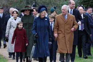 Royals zeigen sich bei ihrem Weihnachtsspaziergang