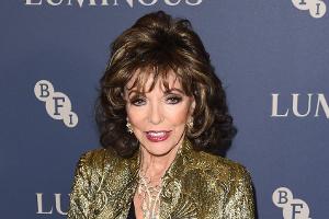 Mit 89: "Denver-Clan" Joan Collins im Leo-Badeanzug