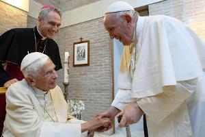 Papst Franziskus spricht in Neujahrsmesse auch über Benedikt XVI.
