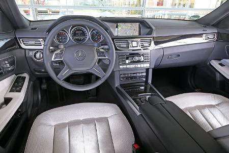 Mercedes E 250 Bluetec, Cockpit