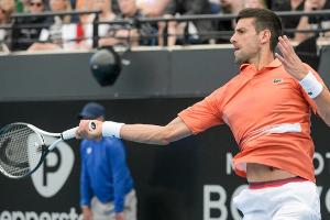 Djokovic mit nächstem Sieg in Adelaide - von Fans gefeiert