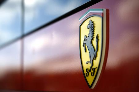 Formel 1: Ferrari plant mit einem Führungstrio