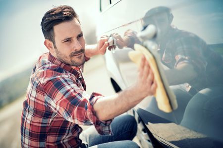 Wie Sie effektiv Rost bei Steinschlägen am Auto vermeiden Wie Sie effektiv Rost bei Steinschlägen am Auto vermeiden