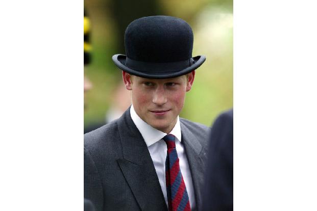 Zu dem Zeitpunkt war Prinz Harry 12 Jahre alt, doch er berichtet, dass viele seiner Erinnerungen an die Zeit vor der Tragödie ausgelöscht seien. 
