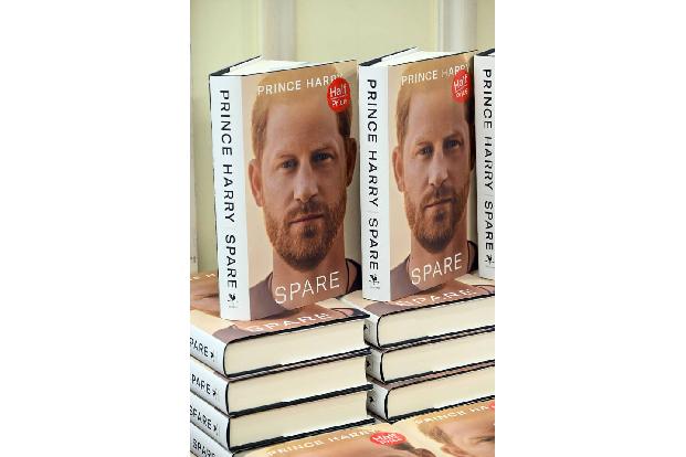 Um Mitternacht am 10. Januar begann der Verkauft von Prinz Harrys Memoiren in Großbritannien.