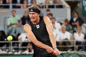 Treffen in Melbourne: Zverev schlägt Bälle mit Nowitzki