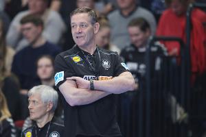 Verwarnung im Auftaktspiel: Gislason reagiert mit Humor