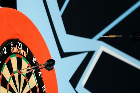 Darts: Deutsches Duo gewinnt Tourkarte - Hopp scheitert Darts: Deutsches Duo gewinnt Tourkarte - Hopp scheitert