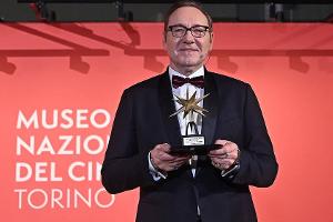 Preis für Lebenswerk: Kevin Spacey dankt für die "Eier"