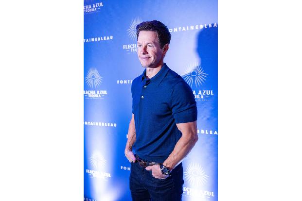 …Mark Wahlberg, der auch in diesem Jahr wieder in der Sonne von Barbados Kraft tankt.