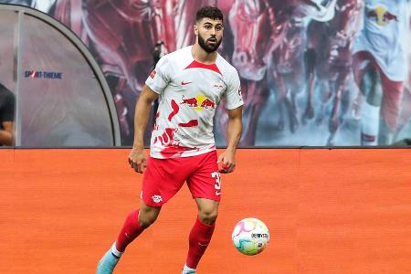Josko Gvardiol - Note: 3,5 - Ging nach seiner starken WM mit Rückenwind in den Bundesliga-Alltag. Konnte das hohe Niveau aber nicht durchgängig bestätigen. Verließ vor dem 0:1 unnötige seine Position und öffnete so den Weg für Choupo-Moting. Insgesamt in den Zweikämpfen erstaunlich wechselhaft.