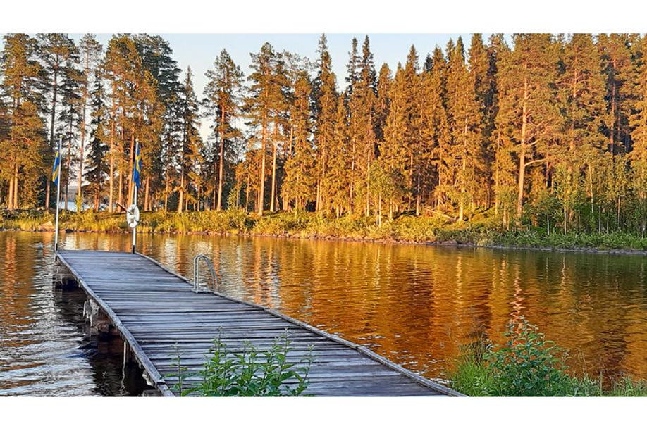 Schweden Leserreise Badesteg von Gubbhšgens Naturcamping am FlŒsjšn