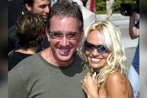 Hat sich Tim Allen vor Pamela Anderson entblößt?