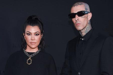 Travis Barker ehrt Kourtney Kardashian mit besonderem Tattoo Travis Barker ehrt Kourtney Kardashian mit besonderem Tattoo