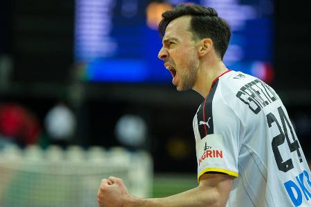 AUSSEN: Patrick Groetzki - Note 4,0 - In Erwartung seines 400. Länderspieltores zu Beginn etwas zittrig, ehe der Jubiläumstreffer nach zehn Minuten fiel. Nahm danach selten am Spiel teil, wartete oft vergebens auf Anspiele.