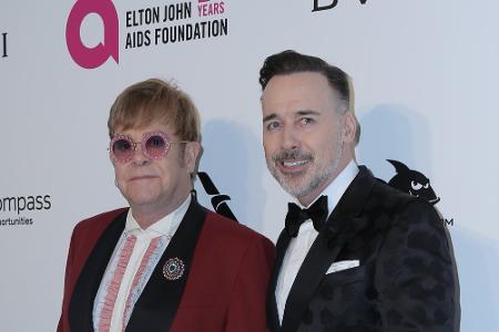 Elton John und David Furnish haben doppelt geheiratet.