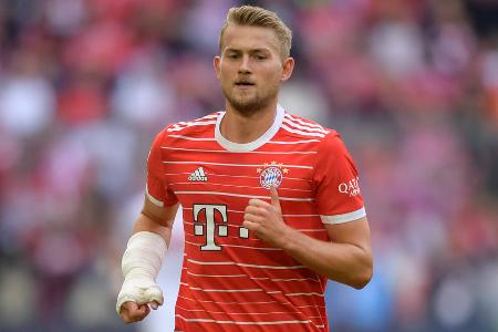 Matthijs de Ligt - Note: 3,0 - Schaute dem Ball bei der Ecke vor dem 0:1 machtlos hinterher. Am Gegentor traf ihn aber keine Schuld. Danach mit gewohnter Stabilität. Zudem mit einem starken Fernschuss in Minute 48.