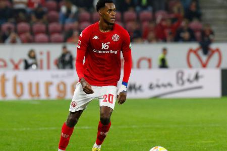 Edimilson Fernandes - Note: 3,0 - Legte den Führungstreffer mit seiner präzisen Ecke auf. Fälschte wenig später den Schuss von Ryerson unhaltbar für den eigenen Schlussmann ins Tor ab (4.). Bekam in der Abwehrzentrale danach nicht in jeder Szene Zugriff. Gerade wenn es beim BVB schnell ging, wurde es bei ihm eng.