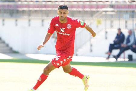 Aymen Barkok (bis 89.) - Note: 3,0 - Bekam vor der Pause nur wenig auf die Reihe. Spielte fast schon sinnbildlich den besten Angriff seiner Mannschaft ganz schwach aus (24.). Steigerte seine Präzision nach dem Seitenwechsel deutlich. Kombinierte dann im Verbund mit Ingvartsen wiederholt Top-Chancen heraus.