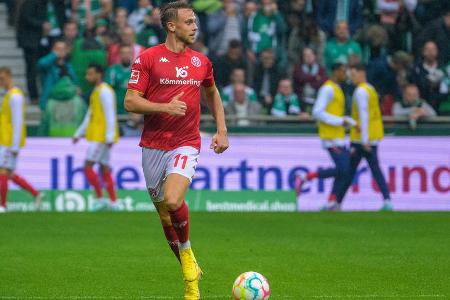 ANGRIFF: Marcus Ingvartsen (bis 64.) - Note: 3,5 - Setzte über die Außenbahnen einige Nadelstiche, entwickelte später etwas mehr Zug zum Tor. Setzte zwei Kopfbälle knapp über das Tor (50., 60.). Präsentierte sich gegen den Ball als hartnäckiger Gegenspieler.