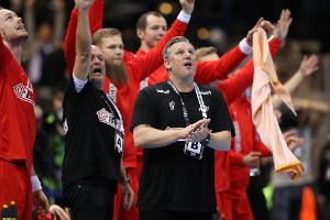 Dänemark jagt Titel-Hattrick - Spanien mit Krimi-Sieg