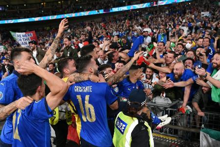 Studie: 840.000 Coronafälle durch Fußball-EM Studie: 840.000 Coronafälle durch Fußball-EM