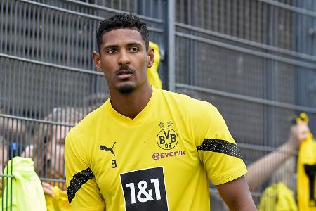 Sébastien Haller (ab 62.) - Note: 2,5 - Schuf sich selbst seine Szenen und ackerte körperbetont gegen die gegnerischen Innenverteidiger. Bereite per Kopfballverlängerung jedoch den späten Siegtreffer vor. Legte sich bei seiner besten Chance den Ball zu weit vor (69.).